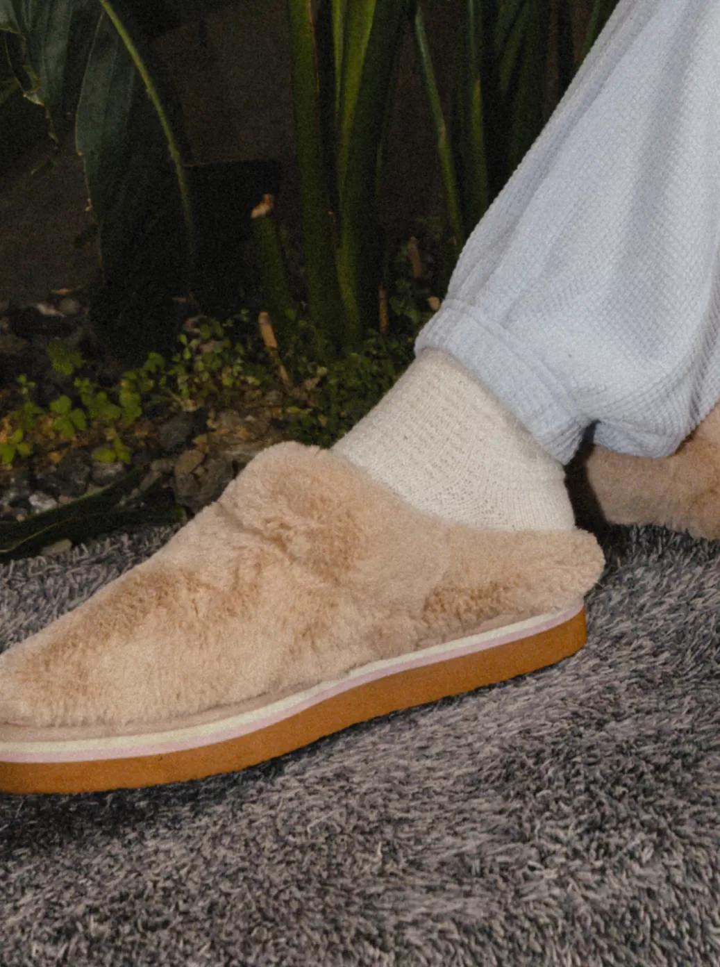 Chloe Kim | Sandals | WOMEN ROXY Chloe Kim Cozzee Mule Slippers Light Brown